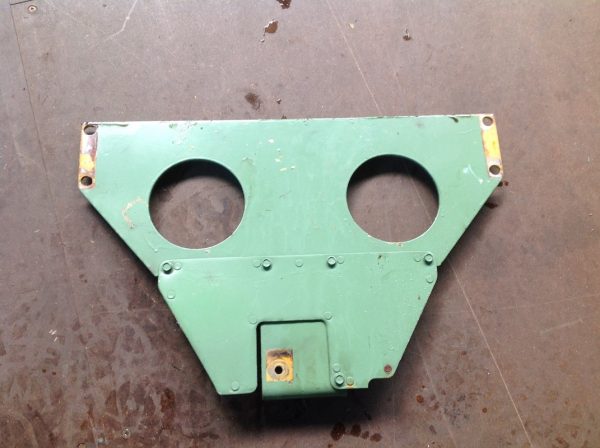 BRACKET, PIPE FRONT