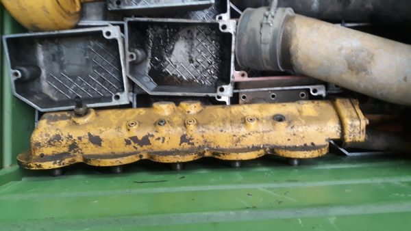LUBRICATING OIL FILTER HEAD CUMMINS KTA50