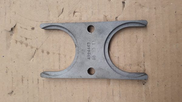 RETAINER THERMOSTAT CUMMINS QSK