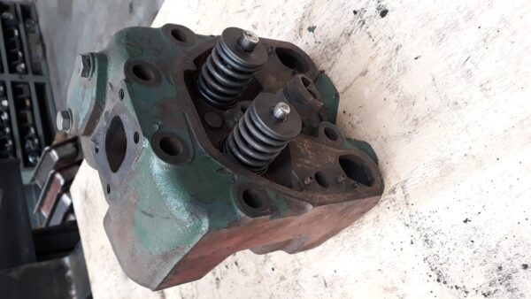 CYLINDER HEAD
